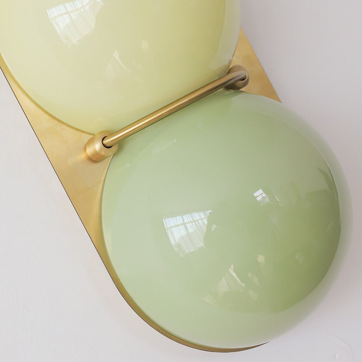 Two bollen wandlamp van glas