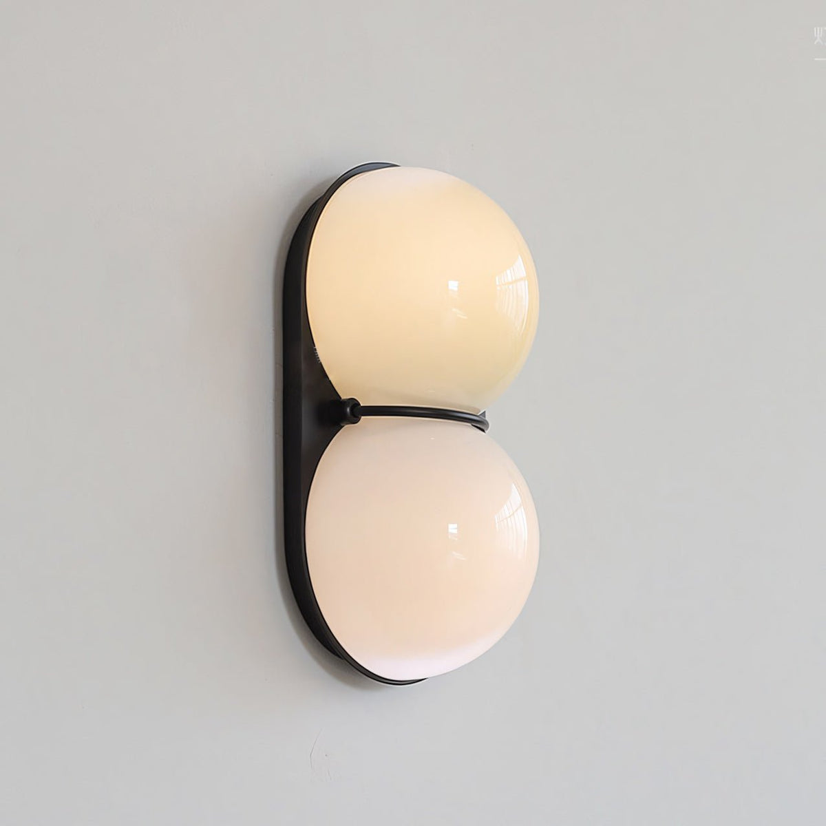 Two bollen wandlamp van glas