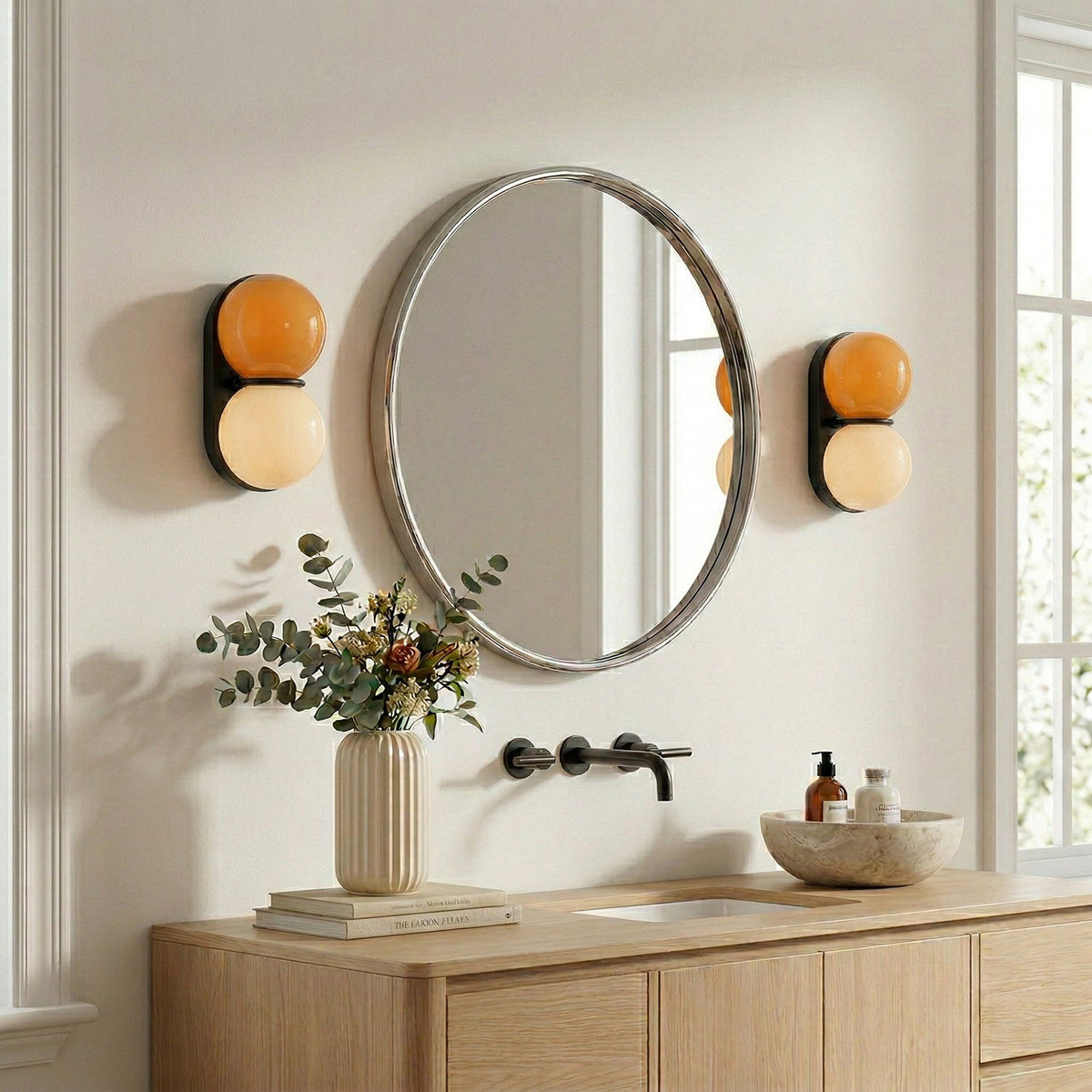 Two bollen wandlamp van glas