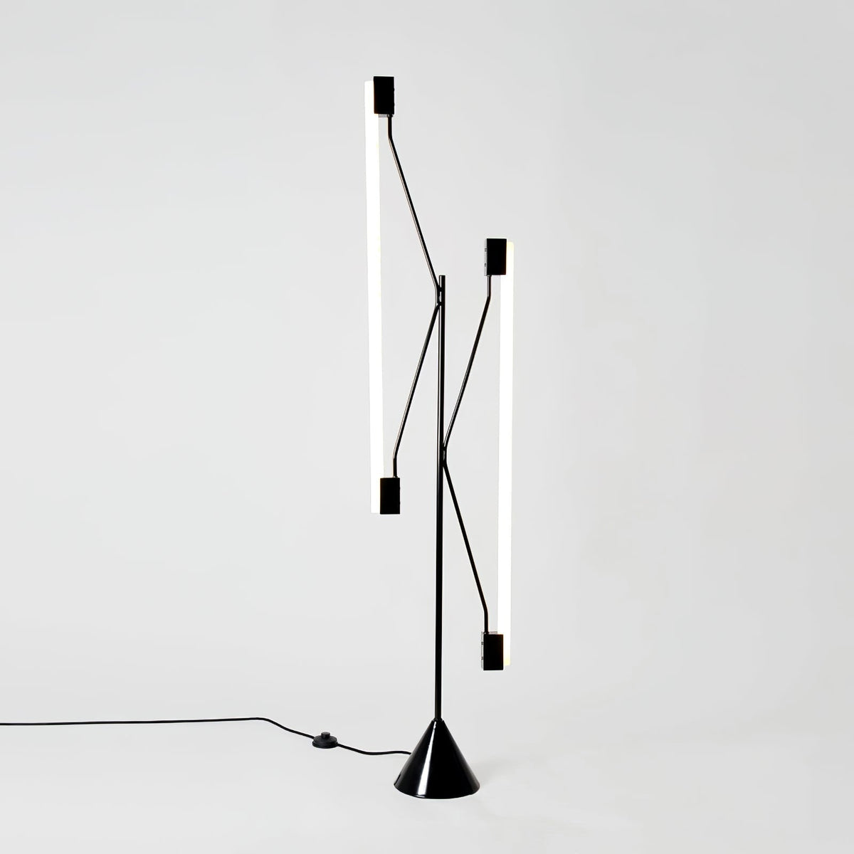 Axis twee-buis vloerlamp
