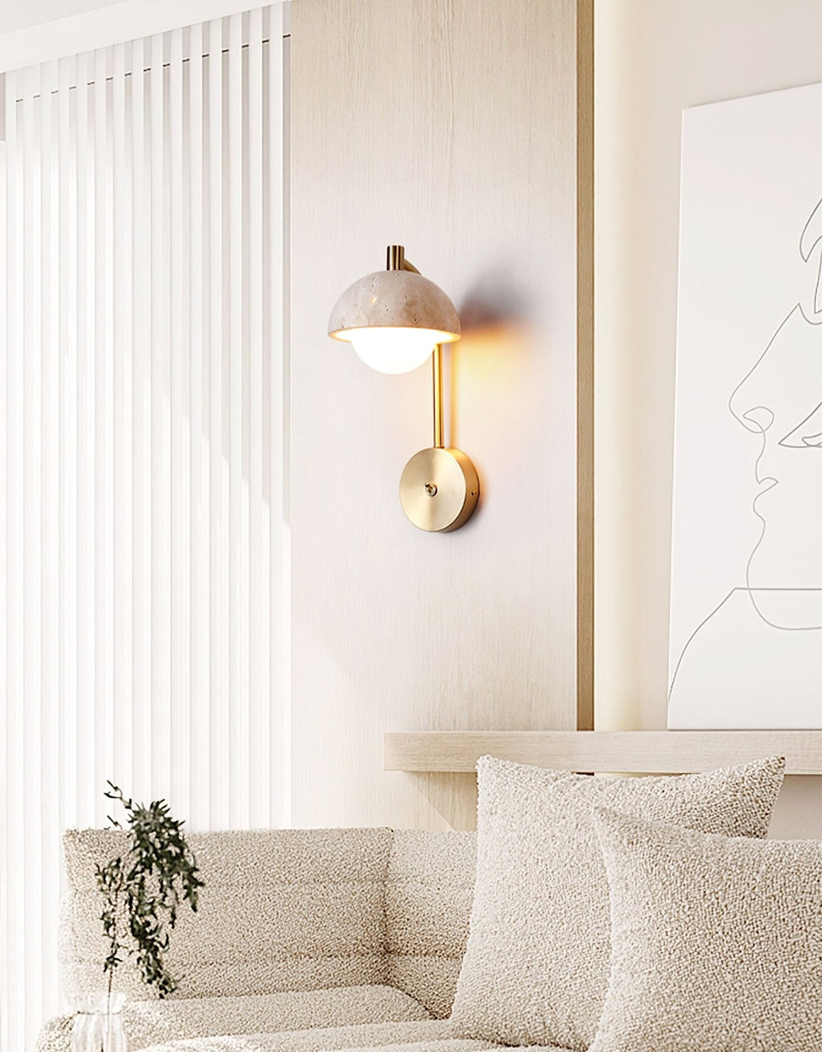 Seraaya wandlamp in geel travertin met goudkleurige afwerking