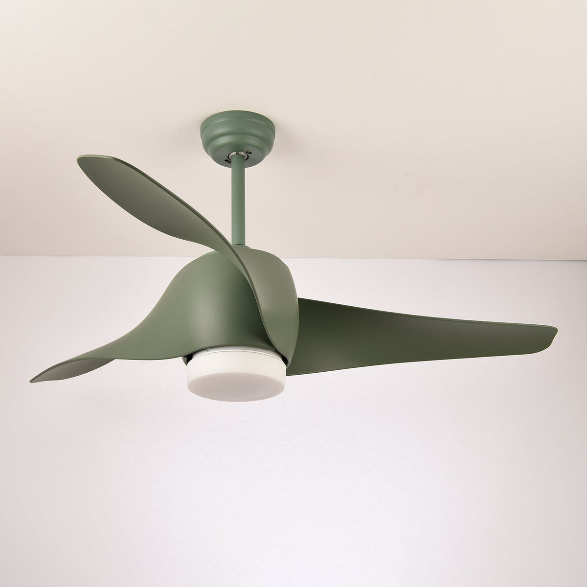 Umber plafondventilator met verlichting
