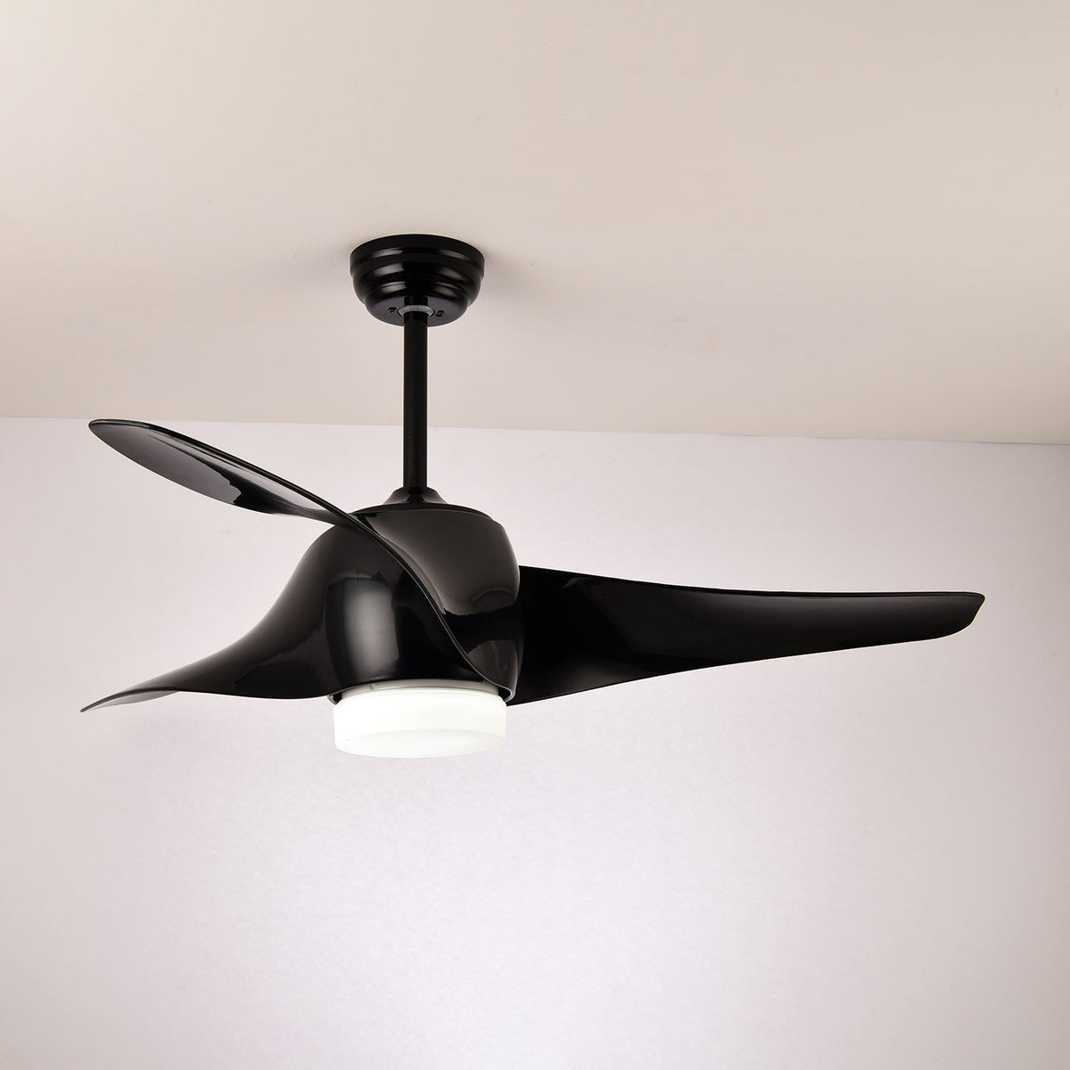Umber plafondventilator met verlichting