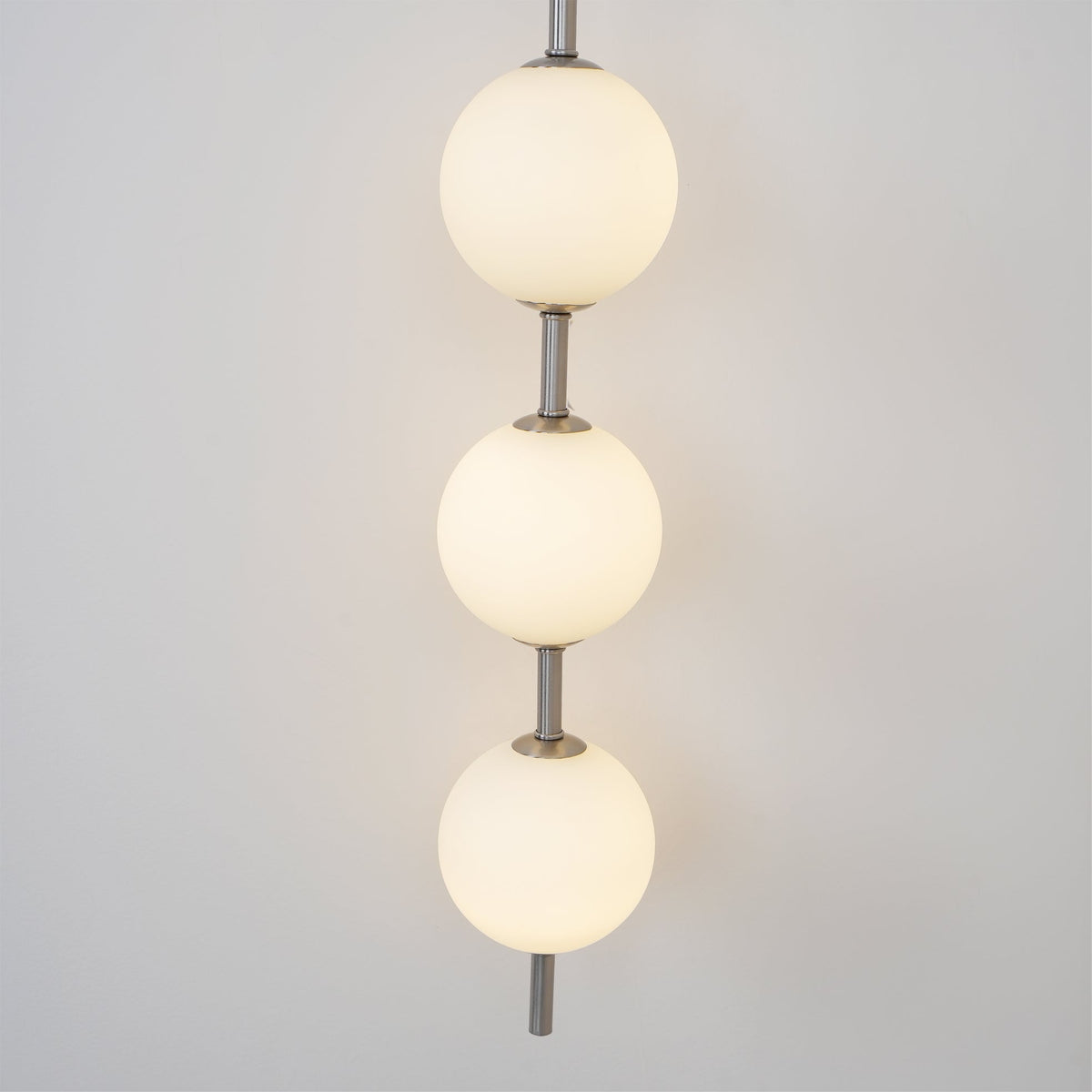 Ilraeia wandlamp met verticale bollen