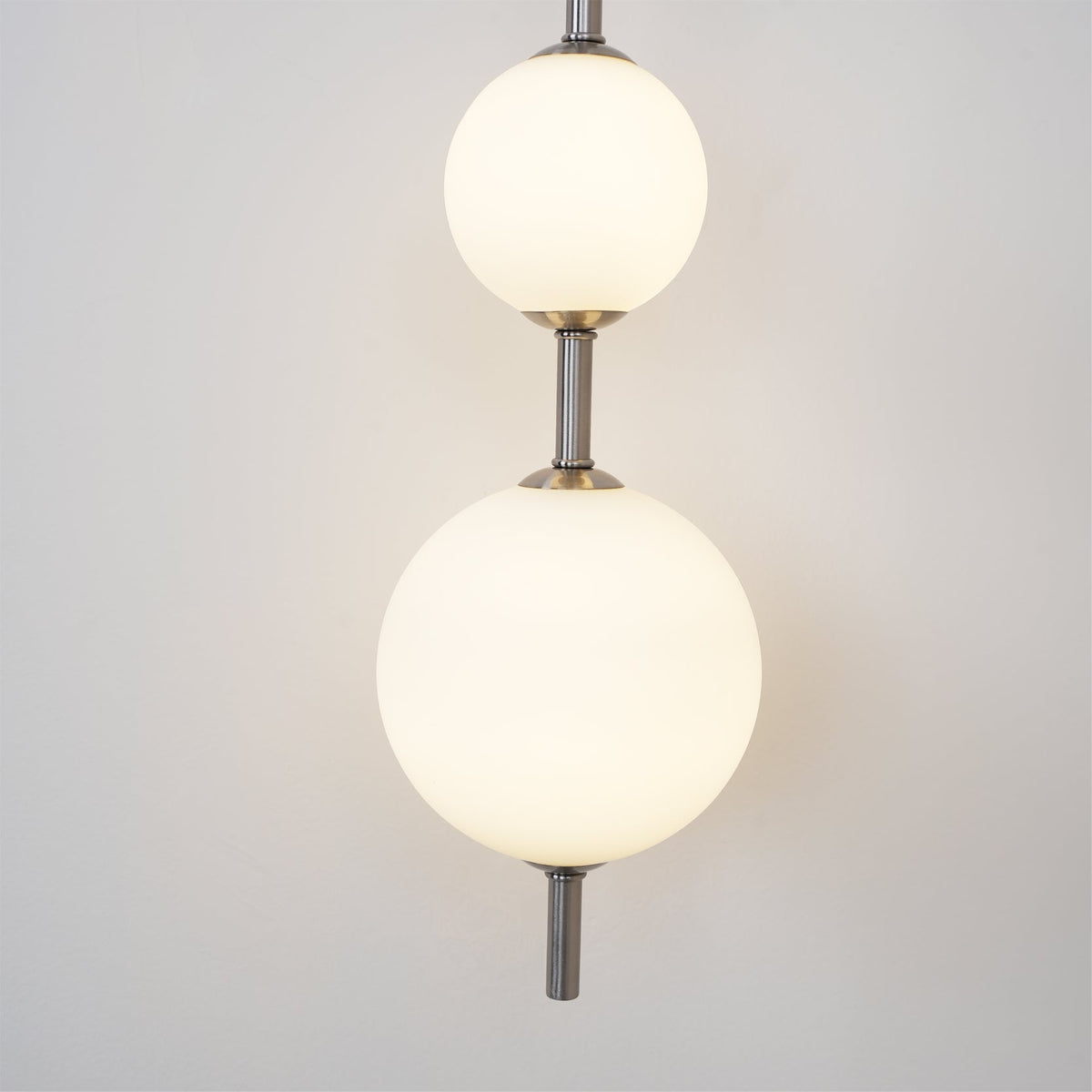 Ilraeia wandlamp met verticale bollen