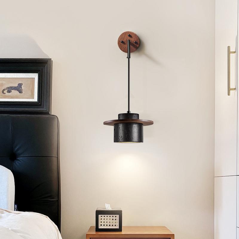 Halyn Moderne wandlamp in zwart travertin met walnoothout