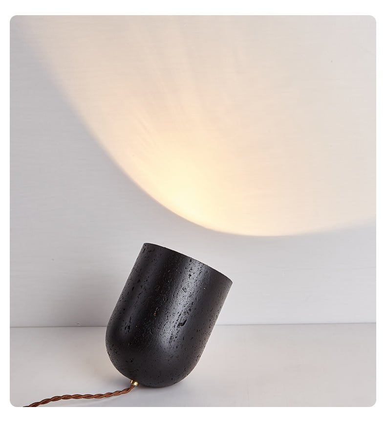 Lumi minimalistisch Zwart travertin tafellamp