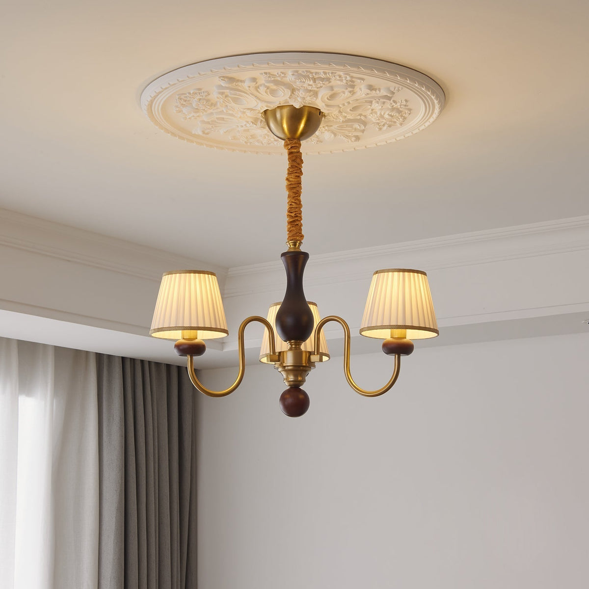 Erthaos Traditionele Elegante Kroonluchter met Plooistof en Hout
