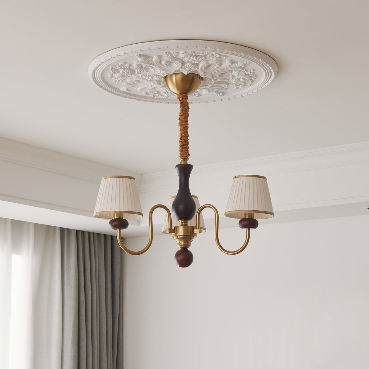 Erthaos Traditionele Elegante Kroonluchter met Plooistof en Hout