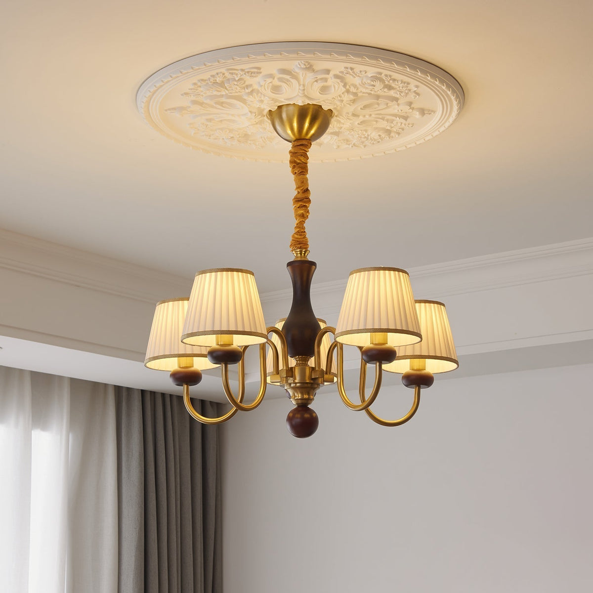 Erthaos Traditionele Elegante Kroonluchter met Plooistof en Hout