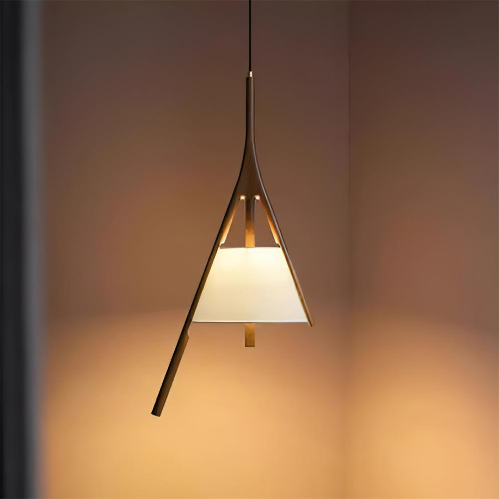 Zovenarae driehoekige hanglamp van walnoothout