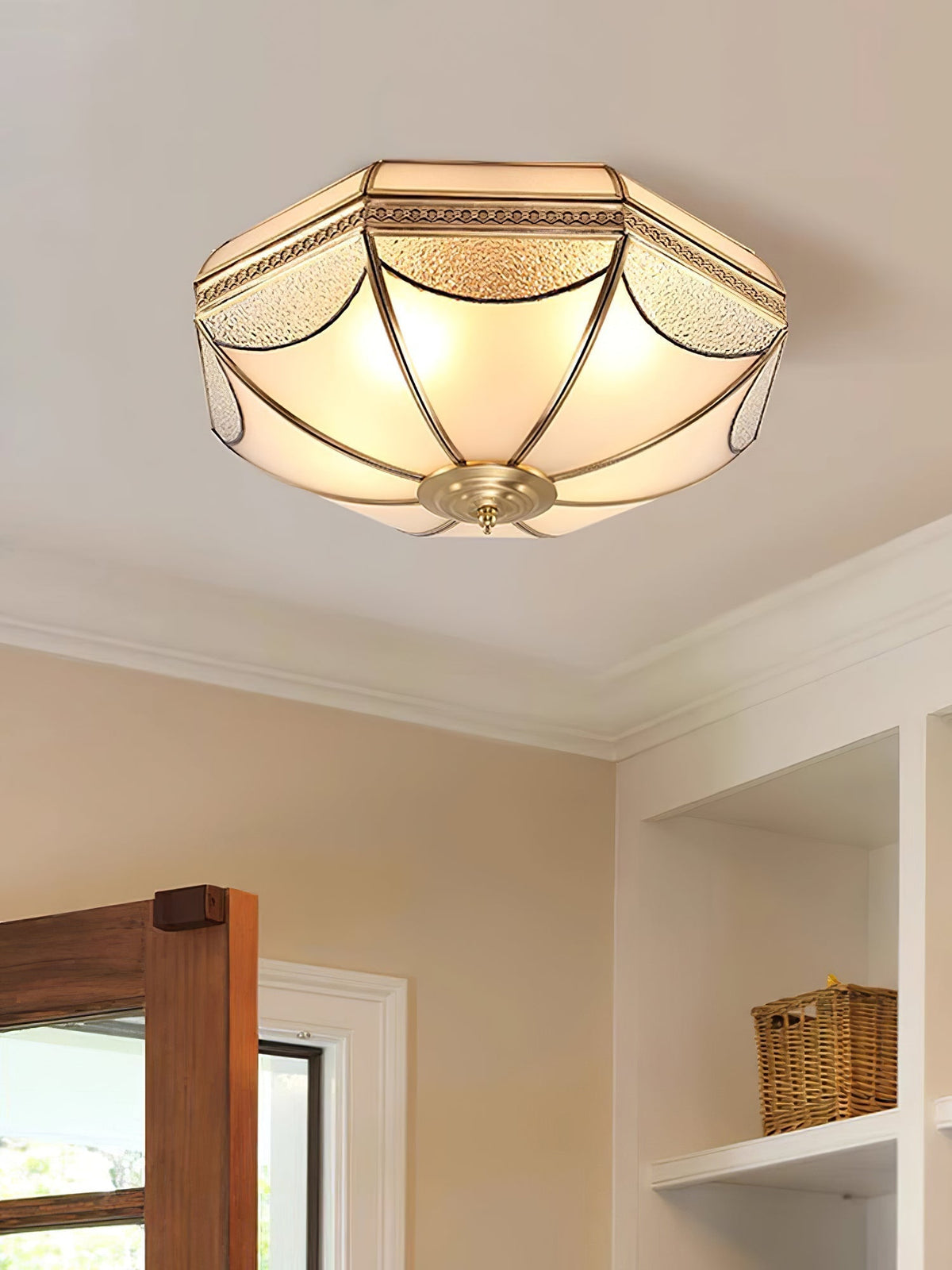 Ellaeara plafondlamp met messing en glas, domevorm