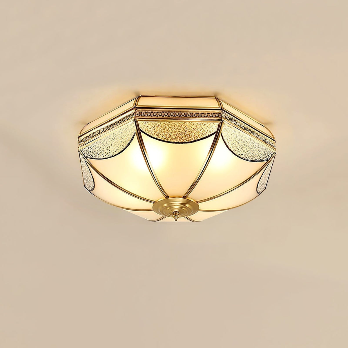 Ellaeara plafondlamp met messing en glas, domevorm