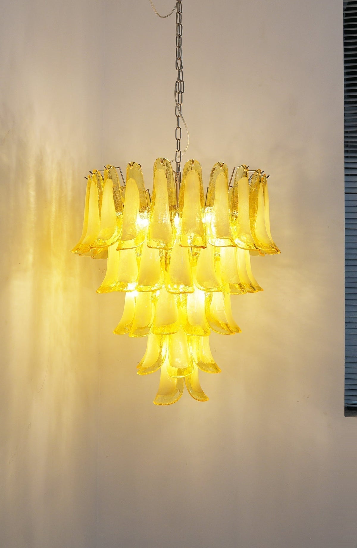 Eranos kroonluchter Murano-glas bloemblaadjes golfvorm
