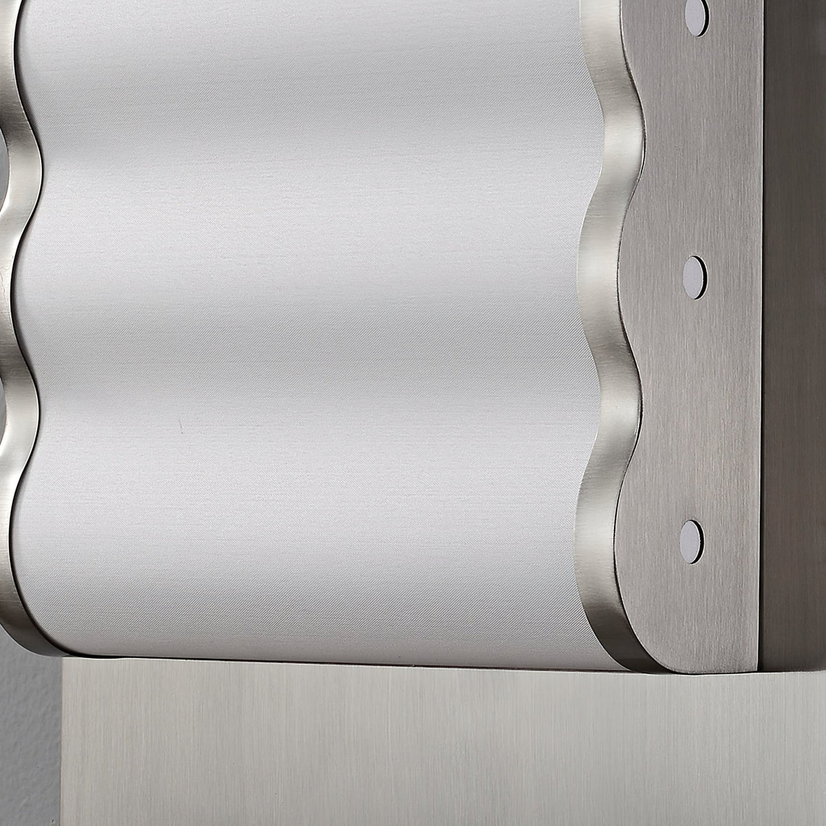 Wave wandlamp met moderne stoffen kap