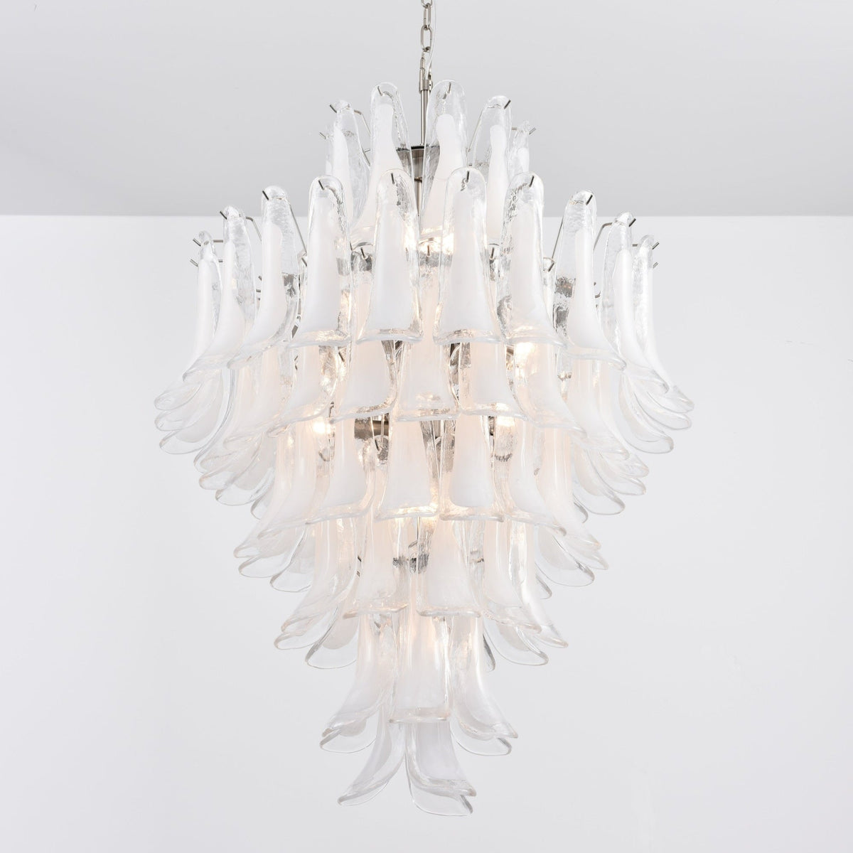 Eirivine kroonluchter wit Cloud glas Petals met bloemblaadjes