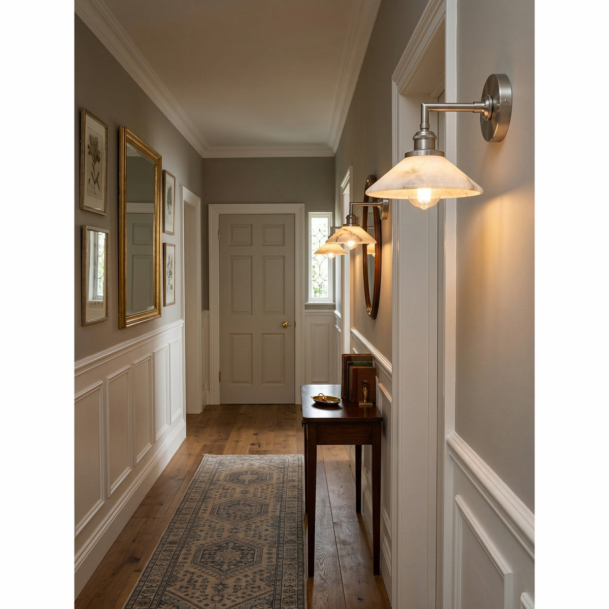 Nivenina wandlamp met albasten kap in