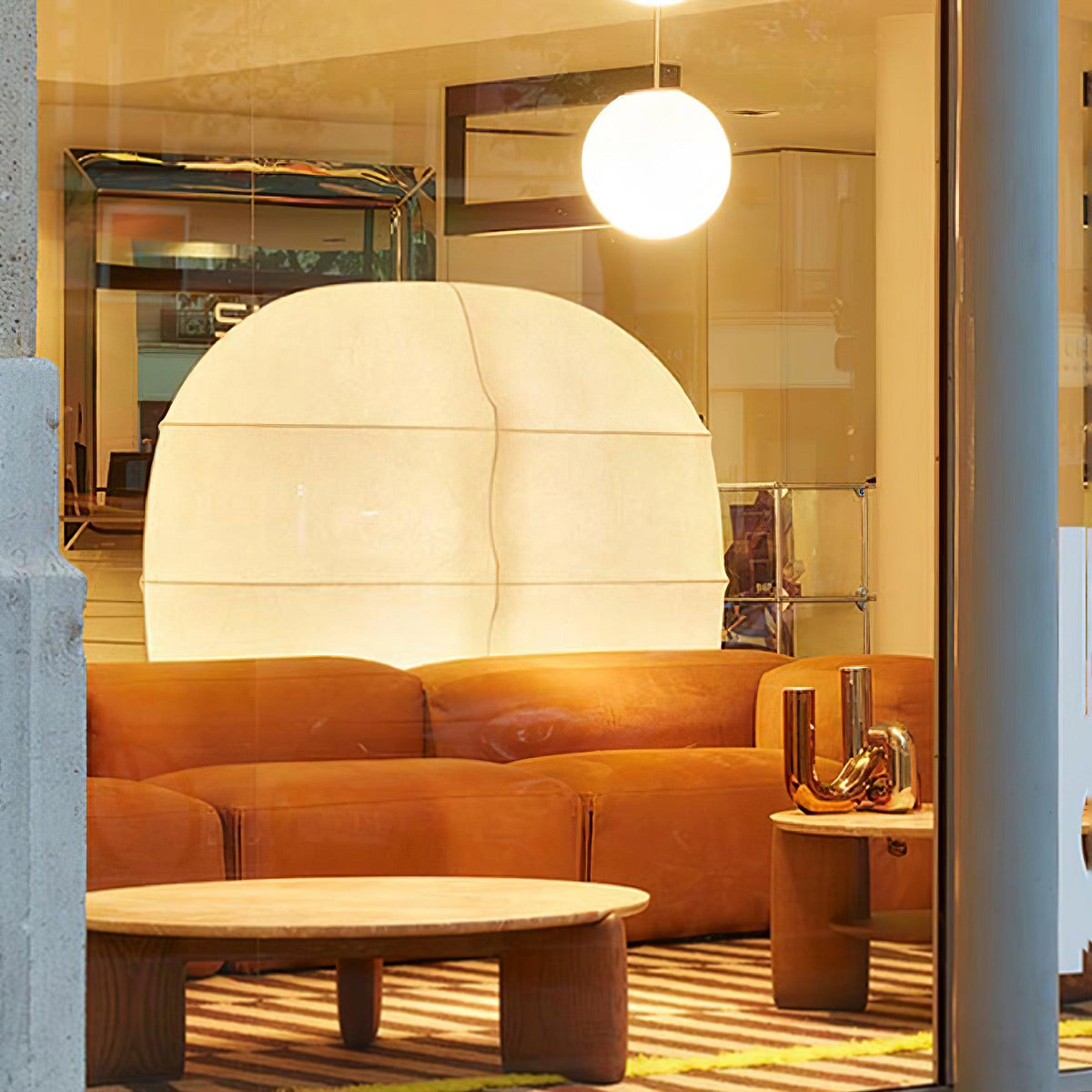 Lylaeos wandlamp met organische vorm in imitatie zijde