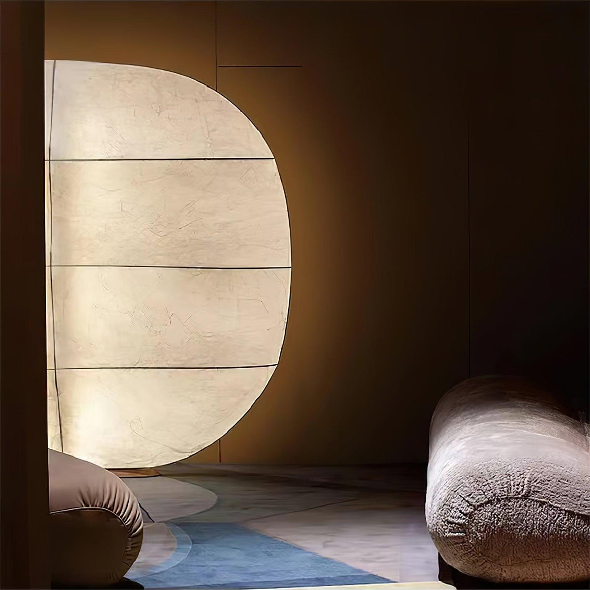Lylaeos wandlamp met organische vorm in imitatie zijde