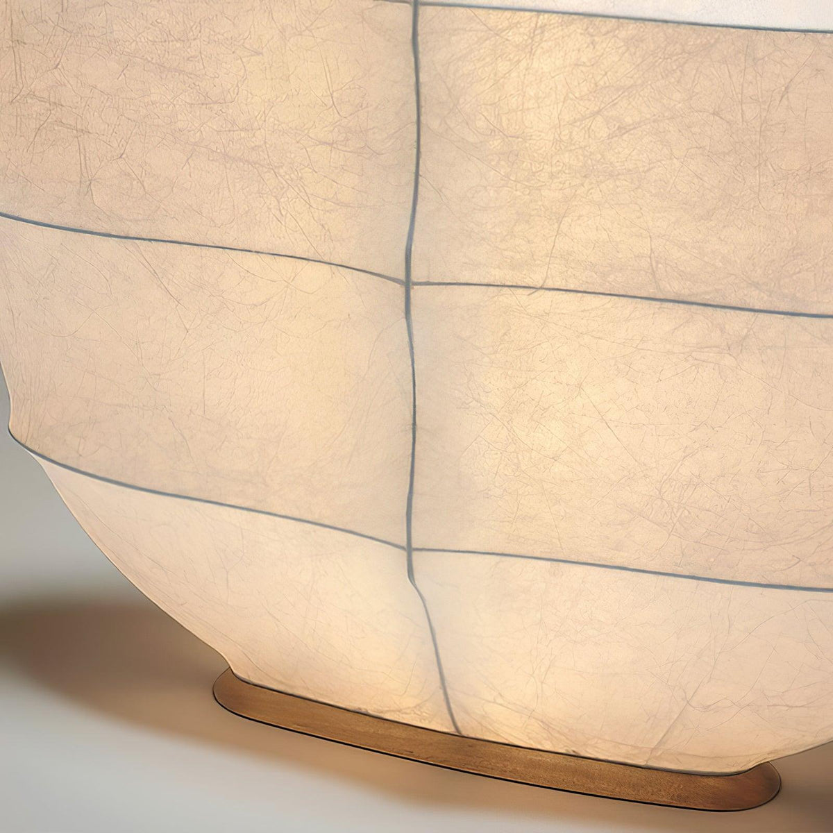 Lylaeos wandlamp met organische vorm in imitatie zijde