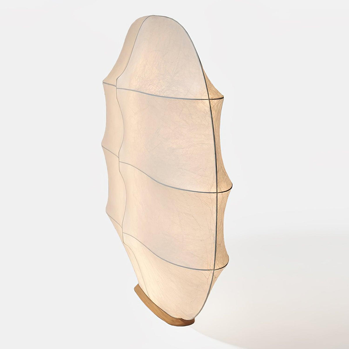 Lylaeos wandlamp met organische vorm in imitatie zijde