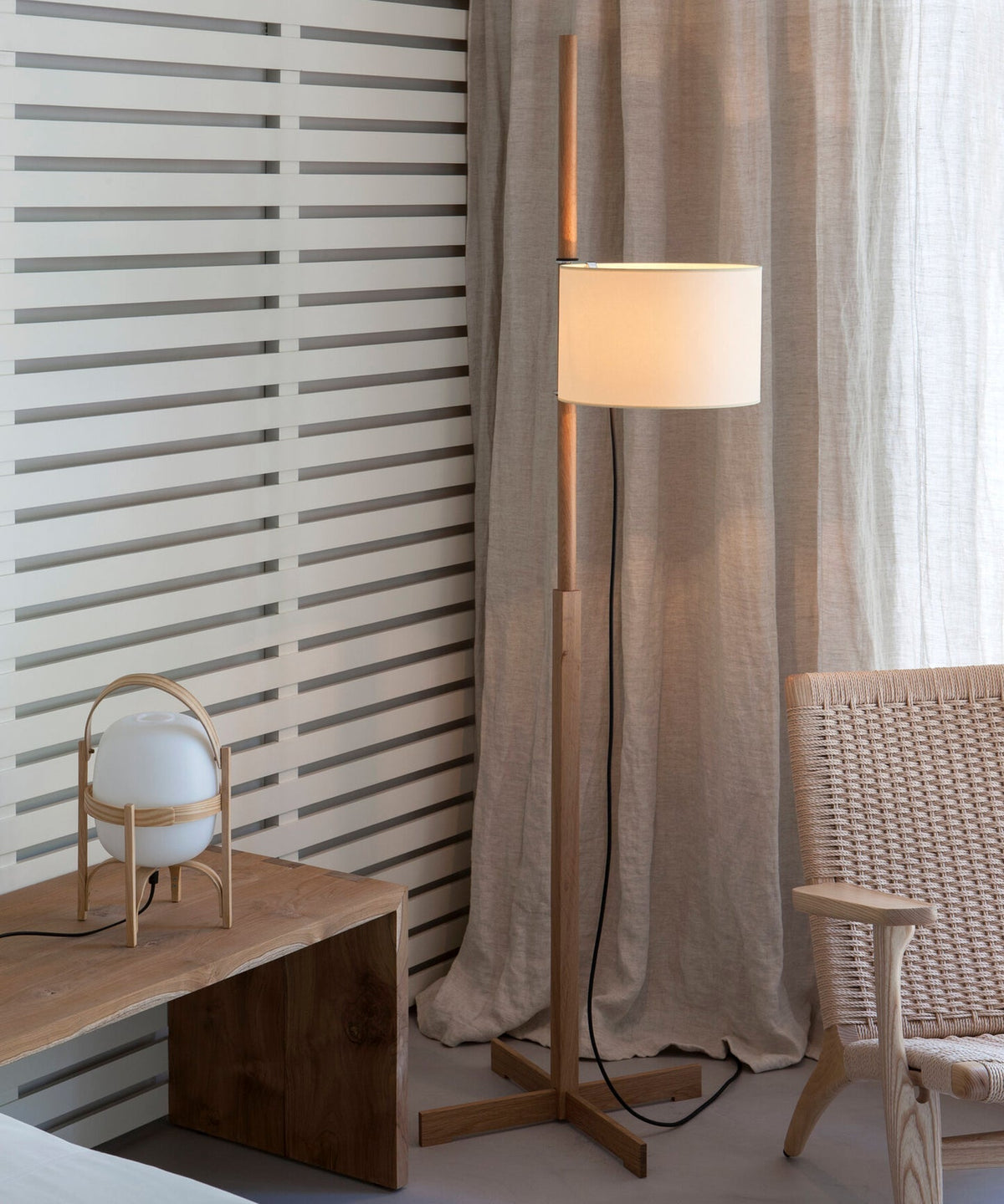 Jex Houten Stoffen vloerlamp