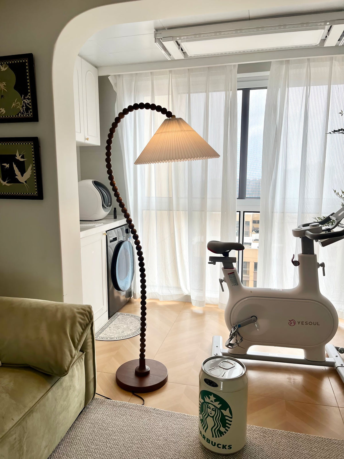 Nadia Moderne vloerlamp van walnoothout