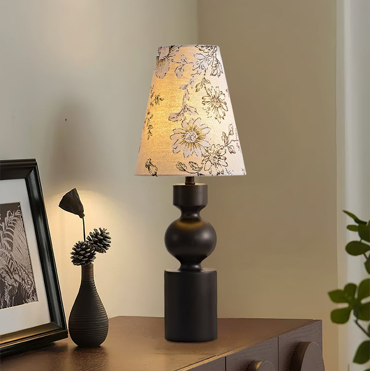 Thorne Vintage tafellamp van donker walnoothout