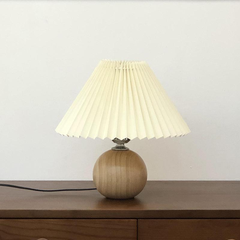 Zesilon houten bal tafellamp