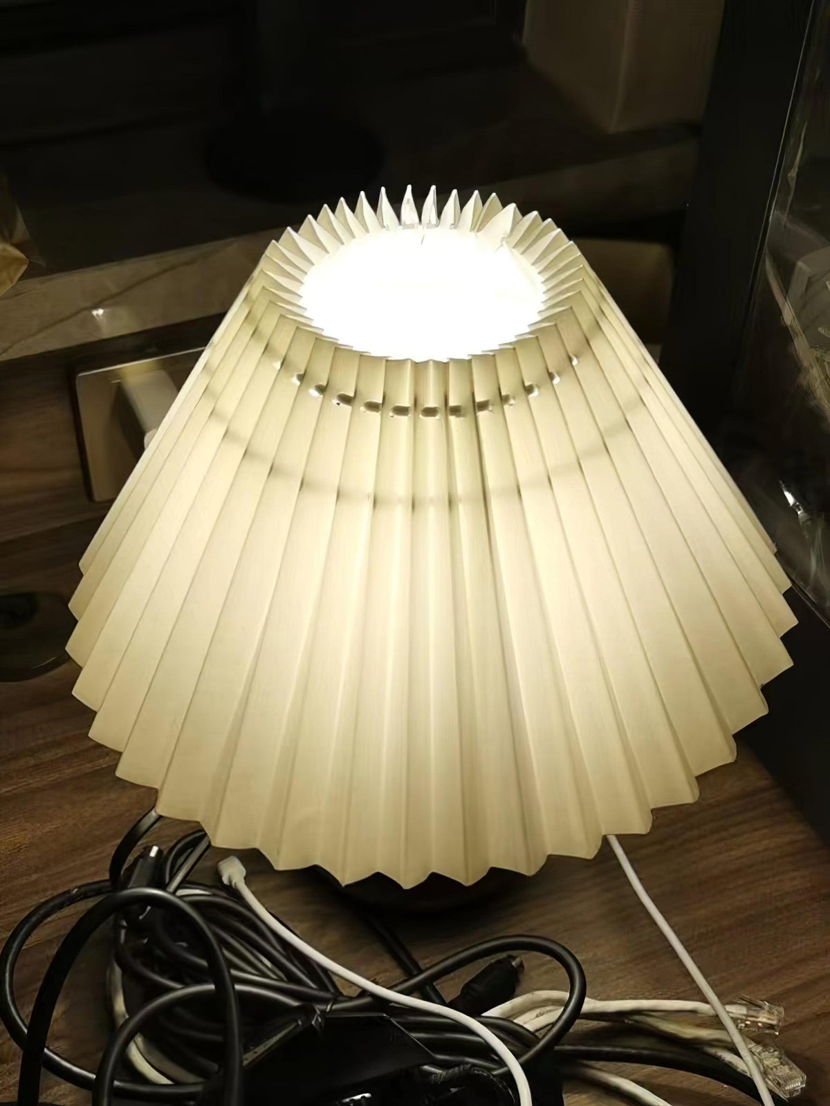 Zesilon houten bal tafellamp