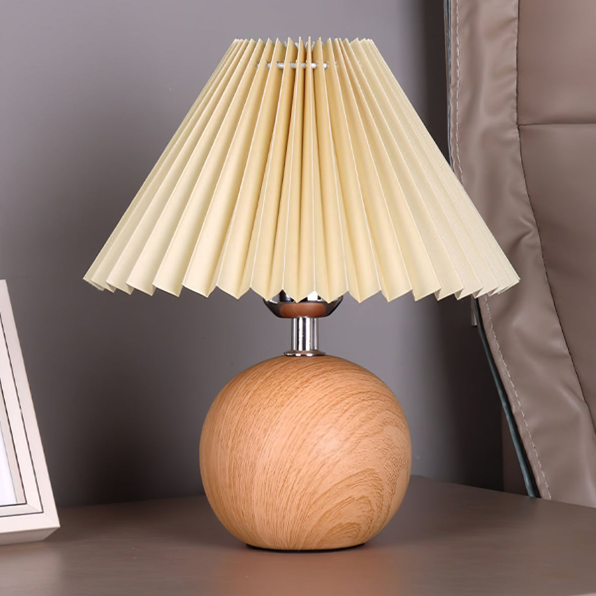 Zesilon houten bal tafellamp