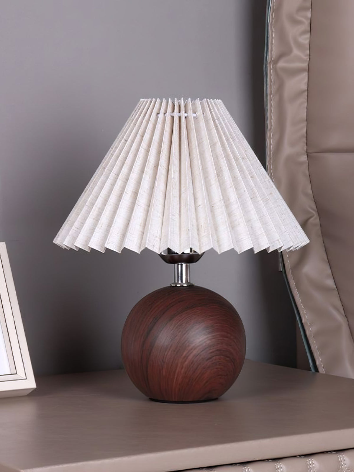 Zesilon houten bal tafellamp