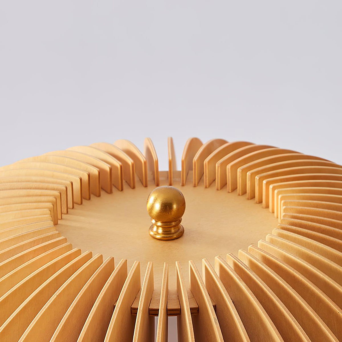 Zetalyre houten vloerlamp met driepoot