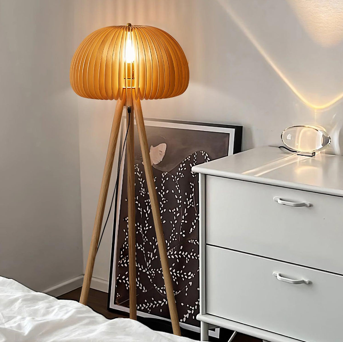 Zetalyre houten vloerlamp met driepoot