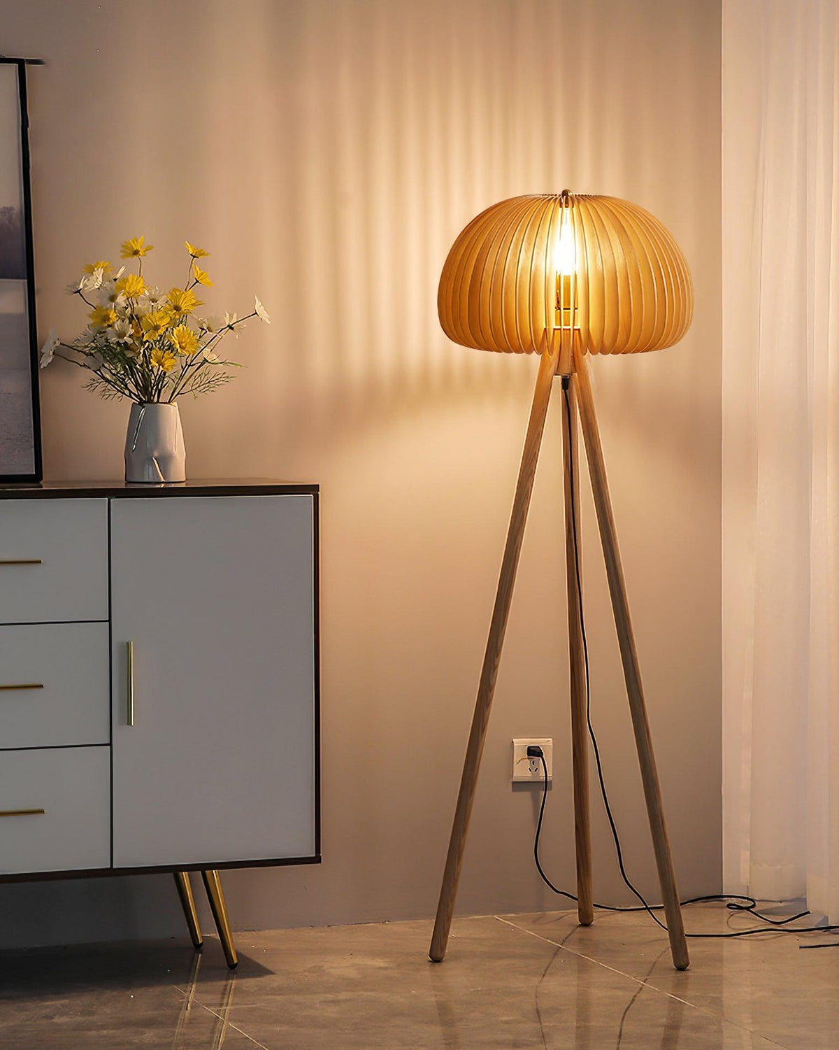 Zetalyre houten vloerlamp met driepoot