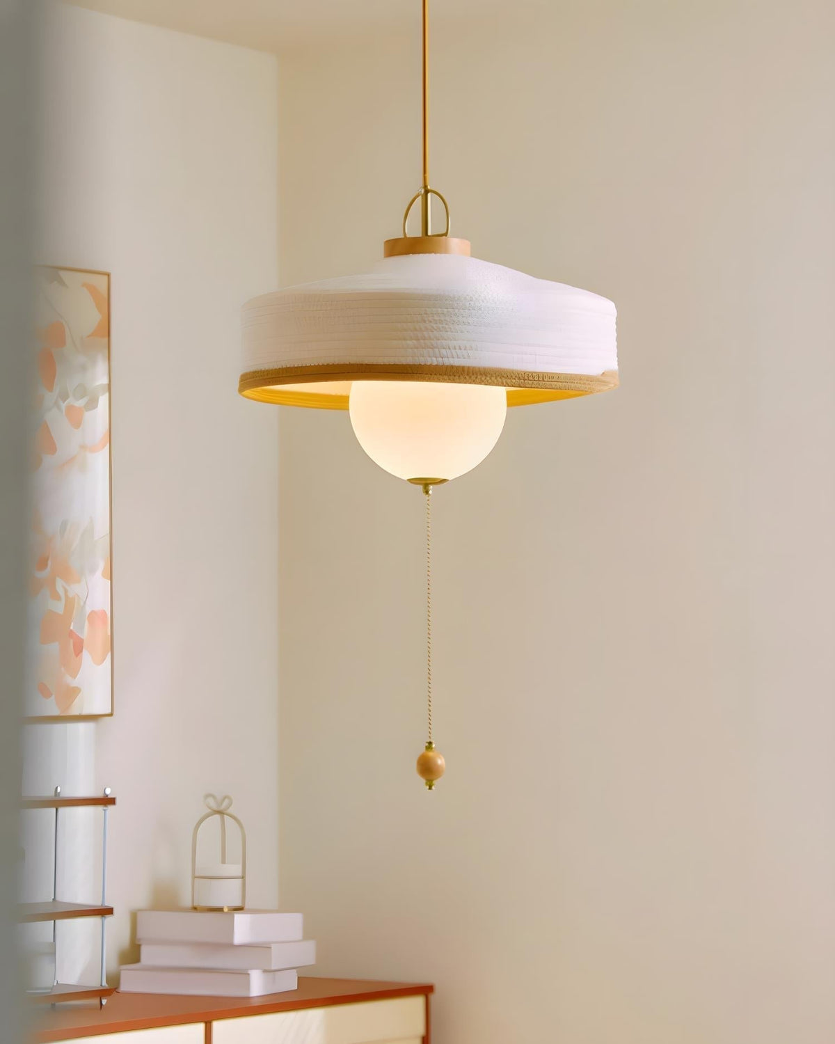 Avielle hanglamp met bolvormige kap van geweven textiel