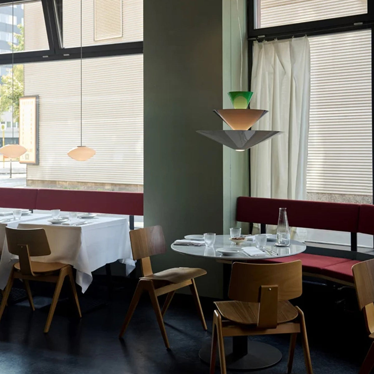 Pyramia hanglamp met gestapelde kleurblokken