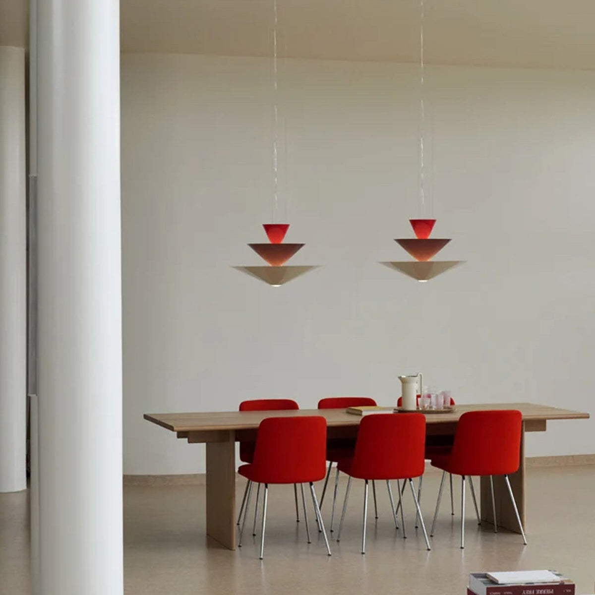 Pyramia hanglamp met gestapelde kleurblokken