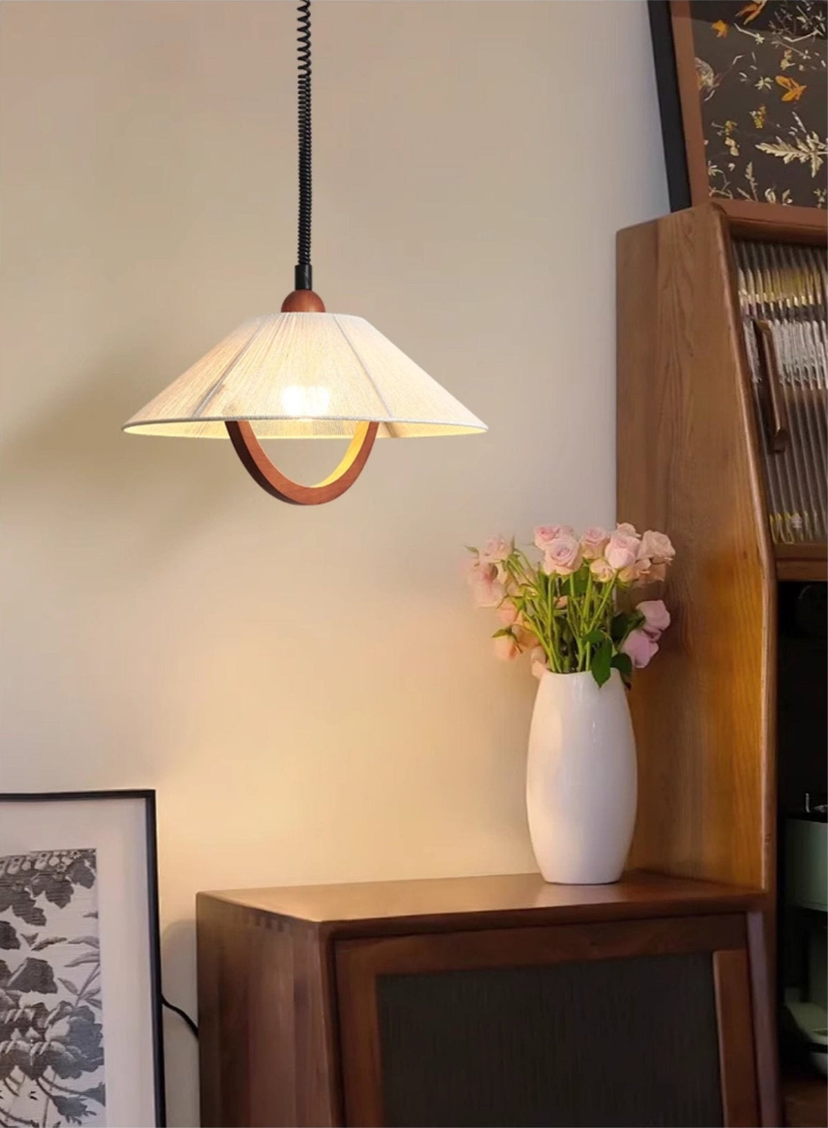 Reneria Minimalistische hanglamp van walnoot en beige
